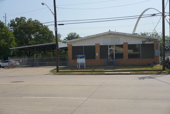 2306 N Beckley Ave, Dallas, TX 75208